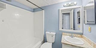 550 GOLDEN RAINTREE Place Gallery 22