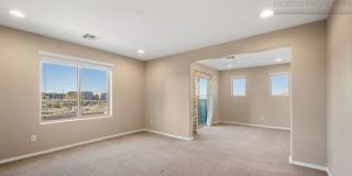 1 MO. FREE RENT! Gorgeous Corner-Lot Townhouse with Mountain Views Gallery 14