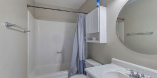6 Bedroom 3.5 Bathroom Tri-Level Home In Tempe close to ASU Gallery 10