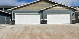 Modern 3 Bedroom Copalis Townhomes with Main-Level Primary Suite Gallery 1