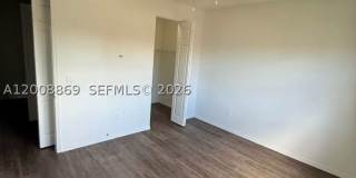 2311 NE 42nd Cir Gallery 9