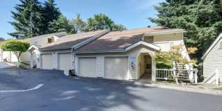 Charming Updated 2 Bedroom 2 Bathroom Bellevue Condo Gallery 1