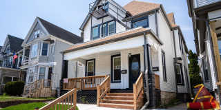 4Bdrm Upper Flat of Eastside Duplex Fully Remodeled Gallery 1