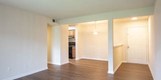 LakeRidge Square Gallery 21