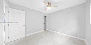 1140 NW 1st Pl Gallery 9