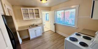 Bungalow/Office 2 Bedroom 2 Bath Gallery 8