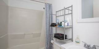 Huge 4 bed 2 bath townhouse near Northeastern with a move in special! Gallery 21