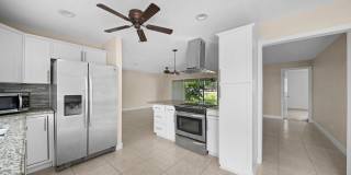 Beautiful 3 bedroom 2 bathroom single family home in Fort Myers with fenced yard! Gallery 10