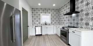 LOCATED IN HISTORIC PARKRIDGE!! Gallery 5