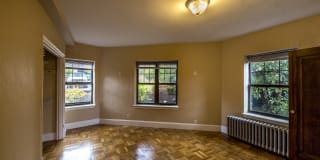 Elmwood Apartments Gallery 3