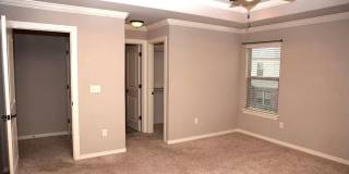 Available August 1st! Two-Story 3 Bedroom, 2.5 Bathroom in the center of Fayetteville Gallery 8