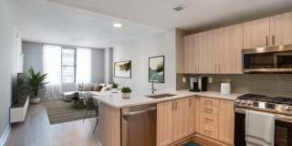 The Esquire on Fifth Gallery 18