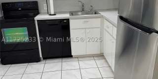 5701 Collins Ave Gallery 7