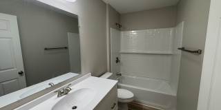 3 bed 2 bath Duplex. Gallery 18