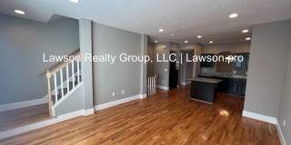 Luxurious Colonial Green Townhome with Garage Gallery 24