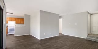 Emerald Pointe Apartments Gallery 11