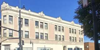 7600 North Paulina Street Gallery 1