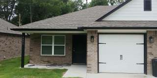 NEWER 2-BEDROOM DUPLEX WITH ATTACHED GARAGE IN PRYOR! Gallery 1