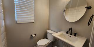 Beautifully renovated, cul-de-sac, Mesa Park adjacent home in Summerlin. Gallery 32