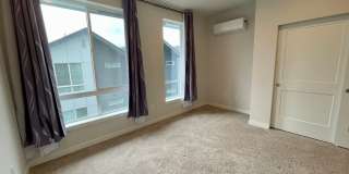 Like-New Beardslee Townhouse... Gallery 27