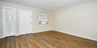 Well-maintained 2-bedroom, 1-bath upper level condo in Winston-Salem, Gallery 9