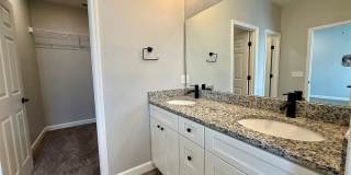 Modern 2-Bedroom Townhome with Dual Suites in Beautiful Winter Haven! Gallery 17