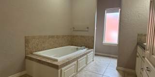 4413 NW Wolf Creek Blvd - HOT NEW LISTING! Gallery 10