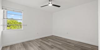 1800 SW 25th St Gallery 7