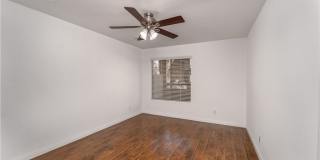 5520 Owensmouth Gallery 7