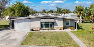 BEAUTIFUL ANNUAL RENTAL HOME - Convenient Location! Gallery 1