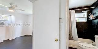 391 NE 42nd Ct Gallery 15