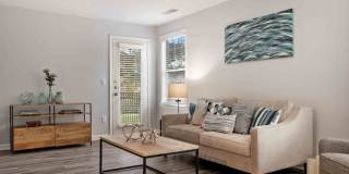 Henley at Kingstowne Gallery 4