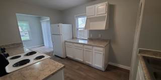 1 bedroom rental home with 2 car garage! 1 bedroom rental home with 2 car garage! Gallery 6