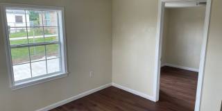 2104 W Robbins St Gallery 14