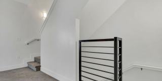 526 N. Lincoln Gallery 18