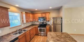 2-Bedroom, 2.5-Bath Townhome in Urbandale with a 2-Car Attached Garage! 2-Bedroom, 2.5-Bath Townhome in Urbandale with a 2-Car Attached Garage! Gallery 6