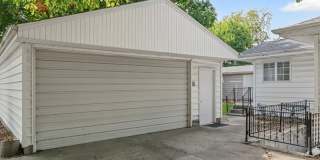 Spacious 3-Bedroom Home with Oversized Garage Space! Gallery 24