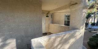Charming 1 Bedroom Condo with Detached 1 Car Garage! Gallery 5