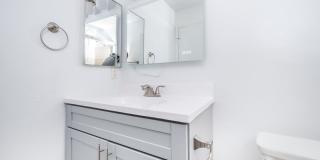 5308 Denny Ave. Gallery 15