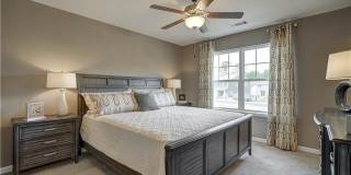 Room in 3 Bedroom Home at Revolutionary Trl Gallery 3