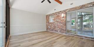 All Brick Home & Large Yard in Niceville! Gallery 4