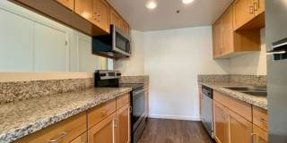 2 Bedroom + Loft Condo in Parkwood Village Gallery 11