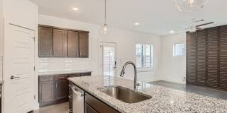 425 E Mistletoe Ave. Gallery 4