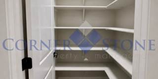 Conner Square Gallery 16