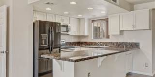 Upgraded 2 bedroom 2 bath upstairs condo Gallery 16