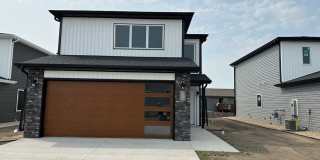 Spacious 3-bed 2.5 Bath - First Month Free! Gallery 1