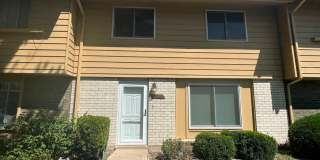 Updated 3 BD/ 1.5 BA Townhome in Aurora, CO Gallery 1