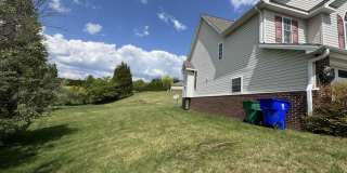 Blacksburg, 3 BR / 2.5 BA Available August 14 Gallery 3