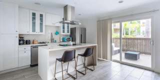 8529 Villa La Jolla Drive Gallery 1
