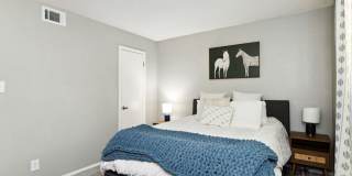 Creekside Gallery 35
